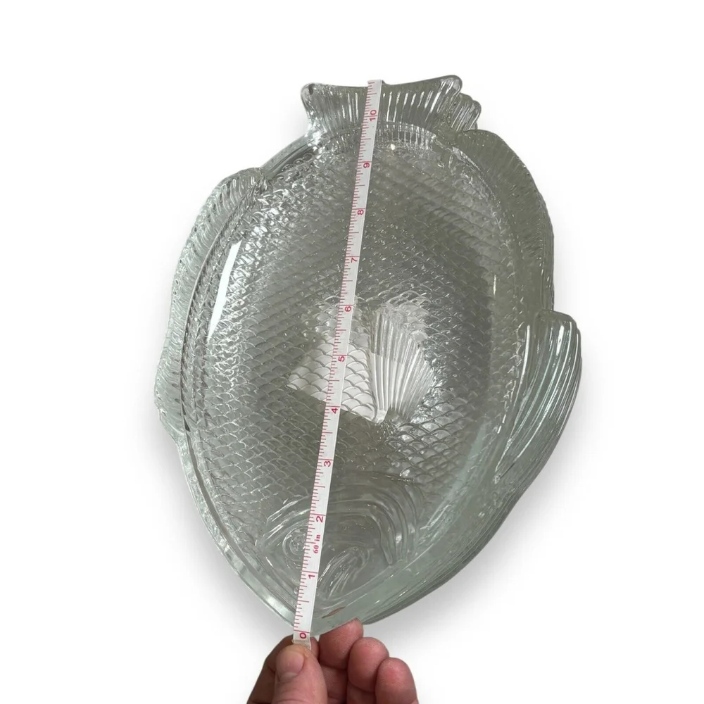 New Set of 9 USA Fish Shaped Vintage Clear Pressed Glass Plates 11 x 8 Heavy